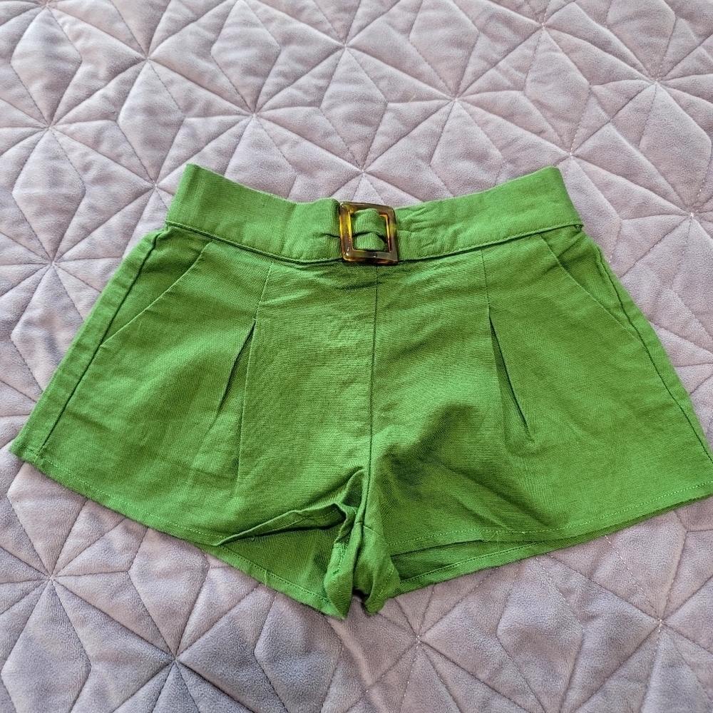NEW JANIE AND JACK Linen Girls short in green with pockets size 5
